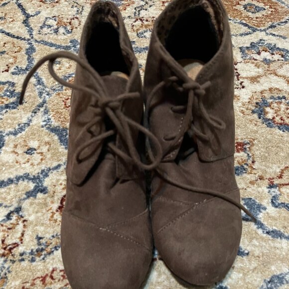 CITYCLASSFIELD WEDGE BROWN BOOTIES SZ 8 - Picture 1 of 5